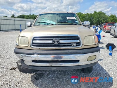 Piąte zdjęcie samochodu w środku: 2002 TOYOTA TUNDRA SR5 V8 VIN:5TBRT341X2S228485 - miniatura