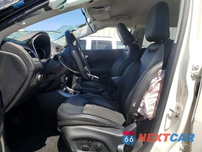 Zdjęcie 7 z 12 samochodu: 2019 JEEP COMPASS LATITUDE VIN:3C4NJDBB2KT703341 - miniatura