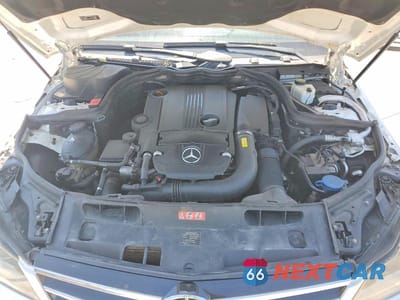 Zdjęcie 11 z 12 samochodu: 2014 MERCEDES-BENZ C 250 VIN:WDDGF4HBXER303337 - miniatura