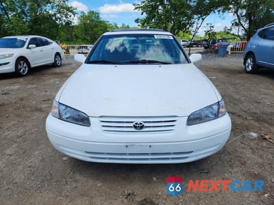 Piąte zdjęcie samochodu w środku: 1998 TOYOTA CAMRY LE VIN:4T1BG22K1WU826156 - miniatura