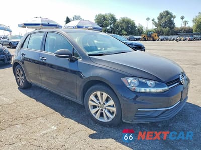 Czwarte zdjęcie samochodu z boku: 2021 VOLKSWAGEN GOLF VIN:3VWG57AU5MM016561 - miniatura