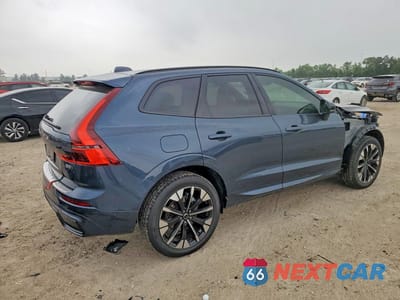 Trzecie zdjęcie samochodu z tyłu: 2026 VOLVO XC60 PLUS VIN:YV4M12RC6T1416816 - miniatura