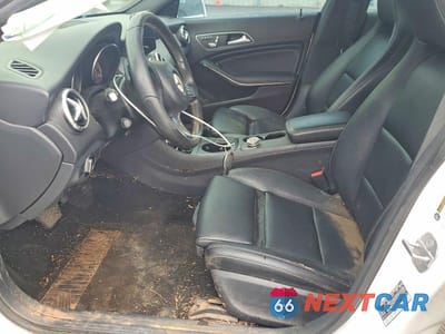 Zdjęcie 7 z 12 samochodu: 2018 MERCEDES-BENZ CLA 250 VIN:WDDSJ4EB8JN654133 - miniatura