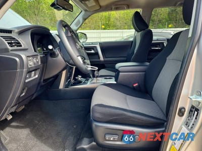 Zdjęcie 7 z 13 samochodu: 2020 TOYOTA 4RUNNER SR5 VIN:JTEBU5JR2L5770484 - miniatura