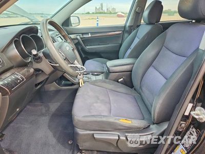 Zdjęcie 7 z 13 samochodu: 2011 KIA SORENTO LX VIN:5XYKT3A19BG103133 - miniatura