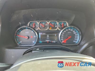 Zdjęcie 9 z 13 samochodu: 2017 GMC YUKON SLE VIN:1GKS2AKC1HR271225 - miniatura