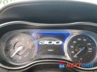 Zdjęcie 9 z 12 samochodu: 2019 CHRYSLER 300 TOURING VIN:2C3CCAAG1KH648021 - miniatura