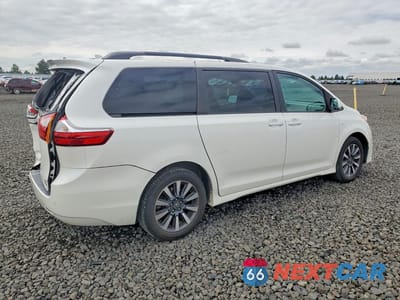 Trzecie zdjęcie samochodu z tyłu: 2019 TOYOTA SIENNA XLE 7-PASSENGER VIN:5TDDZ3DC9KS216040 - miniatura