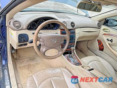 Zdjęcie 9 z 11 samochodu: 2007 MERCEDES-BENZ CLK 350 VIN:WDBTK56F07T081198 - miniatura