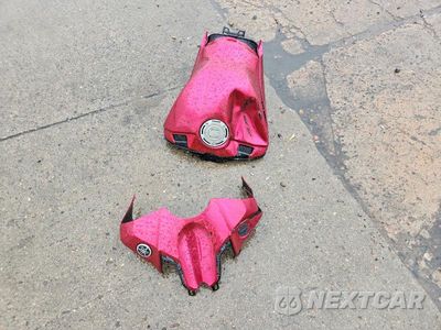 Zdjęcie 9 z 10 samochodu: 2024 YAMAHA YZFR1 VIN:JYARN66E9RA004534 - miniatura