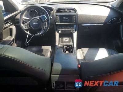 Zdjęcie 8 z 13 samochodu: 2018 JAGUAR F-PACE PRESTIGE VIN:SADCK2GX6JA291495 - miniatura