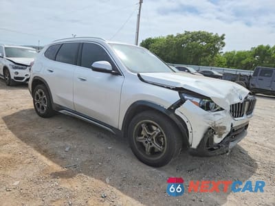 Czwarte zdjęcie samochodu z boku: 2024 BMW X1 XDRIVE28I VIN:WBX73EF0XR5Y84297 - miniatura