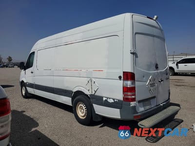 Drugie zdjęcie samochodu z przodu: 2011 MERCEDES BENZ SPRINTER 2500 DELIVERY VAN VIN:WD3PE8CB9B5606408 - miniatura