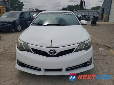 Piąte zdjęcie samochodu w środku: 2014 TOYOTA CAMRY SE SPORT VIN:4T1BF1FK4EU738756 - miniatura