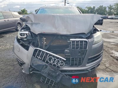Piąte zdjęcie samochodu w środku: 2012 AUDI Q7 PREMIUM PLUS VIN:WA1LGAFE7CD005088 - miniatura
