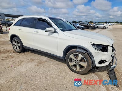 Czwarte zdjęcie samochodu z boku: 2019 MERCEDES-BENZ GLC 300 VIN:WDC0G4JB1KV167664 - miniatura