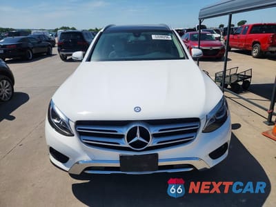 Piąte zdjęcie samochodu w środku: 2017 MERCEDES-BENZ GLC 300 4MATIC VIN:WDC0G4KB7HF118860 - miniatura