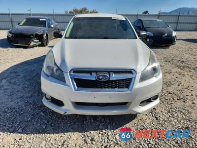 Piąte zdjęcie samochodu w środku: 2014 SUBARU LEGACY 2.5I VIN:4S3BMCA67E3035691 - miniatura