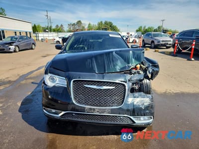 Piąte zdjęcie samochodu w środku: 2016 CHRYSLER 300 LIMITED VIN:2C3CCARG1GH321324 - miniatura