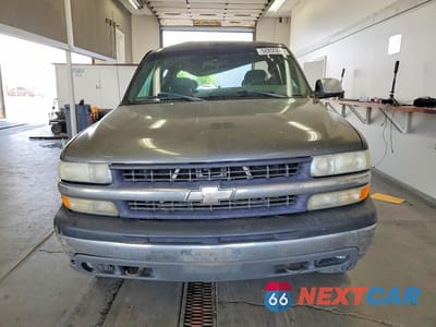 Piąte zdjęcie samochodu w środku: 2002 CHEVROLET SILVERADO K1500 VIN:2GCEK19T121267934 - miniatura