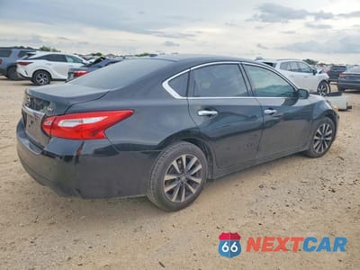 Trzecie zdjęcie samochodu z tyłu: 2017 NISSAN ALTIMA VIN:1N4AL3AP7HC271212 - miniatura
