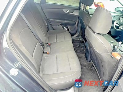 Zdjęcie 6 z 10 samochodu: 2021 KIA FORTE LXS VIN:3KPF24AD7ME316523 - miniatura