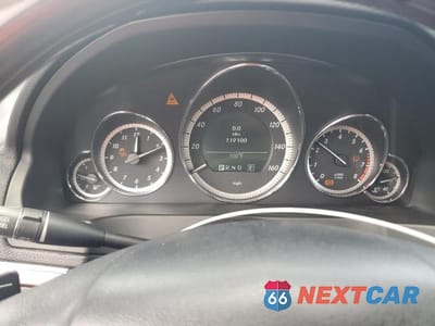 Zdjęcie 9 z 12 samochodu: 2011 MERCEDES-BENZ E 550 VIN:WDDKK7CF6BF081233 - miniatura