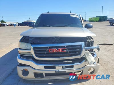 Piąte zdjęcie samochodu w środku: 2005 GMC NEW SIERRA C1500 VIN:2GTEC13T851276639 - miniatura