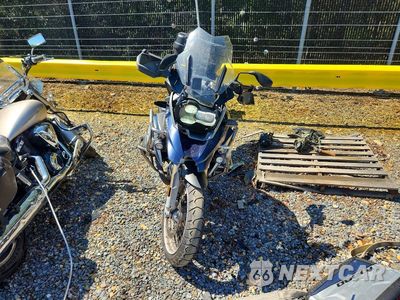 Drugie zdjęcie samochodu z przodu: 2015 BMW R1200 GS VIN:WB10A1102FZ187504 - miniatura