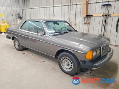 Czwarte zdjęcie samochodu z boku: 1985 MERCEDES-BENZ 300 CDT VIN:WDBAB53A8FA241368 - miniatura