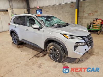 Czwarte zdjęcie samochodu z boku: 2025 NISSAN ROGUE SV VIN:5N1BT3BB5SC812049 - miniatura