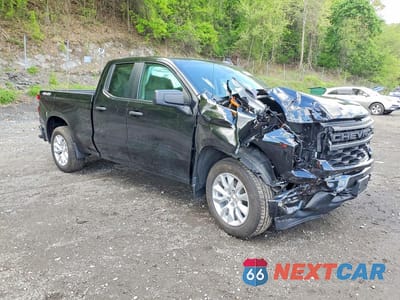 Czwarte zdjęcie samochodu z boku: 2024 CHEVROLET SILVERADO K1500 CUSTOM VIN:1GCRDBEK4RZ379756 - miniatura