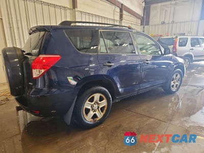 Trzecie zdjęcie samochodu z tyłu: 2006 TOYOTA RAV4 BASE VIN:JTMBK33V366005923 - miniatura