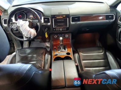 Zdjęcie 8 z 13 samochodu: 2014 VOLKSWAGEN TOUAREG V6 TDI VIN:WVGEP9BP4ED012132 - miniatura