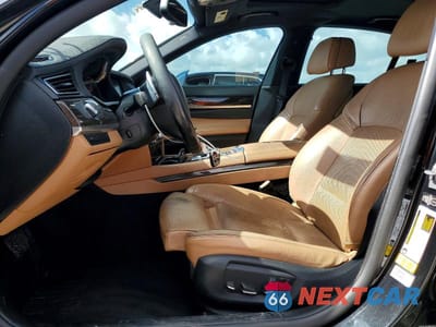 Zdjęcie 7 z 12 samochodu: 2015 BMW 740 I VIN:WBAYA6C58FGK16332 - miniatura