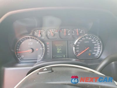 Zdjęcie 9 z 12 samochodu: 2018 CHEVROLET SILVERADO K1500 VIN:1GCVKNEC5JZ259340 - miniatura