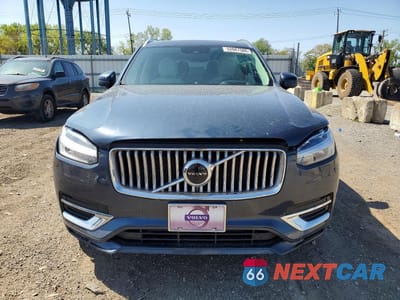 Piąte zdjęcie samochodu w środku: 2022 VOLVO XC90 T6 INSCRIPTION VIN:YV4A22PL5N1798407 - miniatura