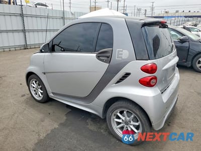Drugie zdjęcie samochodu z przodu: 2014 SMART FORTWO VIN:WMEEJ9AA4EK787658 - miniatura