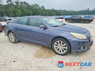 Czwarte zdjęcie samochodu z boku: 2013 CHEVROLET MALIBU 2LT VIN:1G11E5SA0DF173828 - miniatura