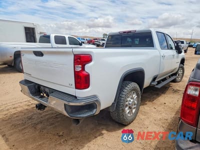 Trzecie zdjęcie samochodu z tyłu: 2023 CHEVROLET SILVERADO K3500 LT VIN:1GC4YTEY4PF251721 - miniatura