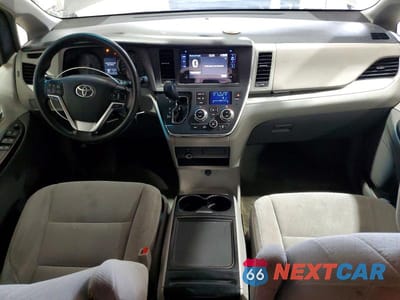 Zdjęcie 8 z 13 samochodu: 2017 TOYOTA SIENNA LE VIN:5TDJZ3DCXHS163747 - miniatura