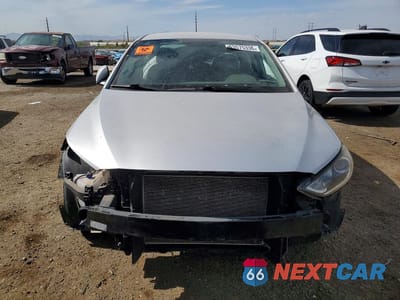 Piąte zdjęcie samochodu w środku: 2017 HYUNDAI ELANTRA SE VIN:5NPD74LF5HH151984 - miniatura