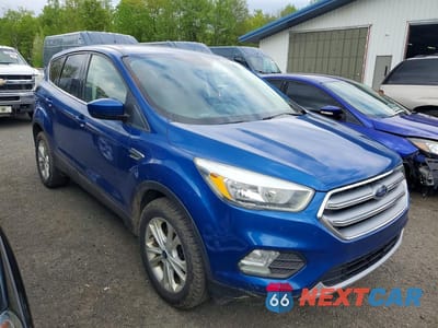 Czwarte zdjęcie samochodu z boku: 2017 FORD ESCAPE SE VIN:1FMCU9GD9HUE03814 - miniatura