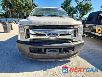 Piąte zdjęcie samochodu w środku: 2017 FORD F250 SUPER DUTY VIN:1FDBF2A64HEC81834 - miniatura