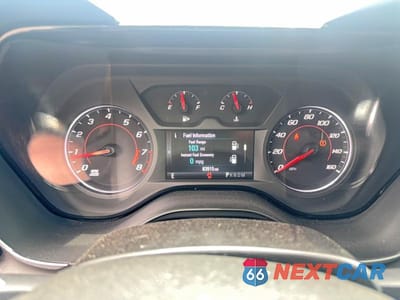Zdjęcie 8 z 10 samochodu: 2018 CHEVROLET CAMARO LT VIN:1G1FB1RX5J0178829 - miniatura
