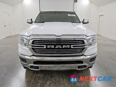 Piąte zdjęcie samochodu w środku: 2024 RAM 1500 LARAMIE VIN:1C6RREJT1RN219172 - miniatura