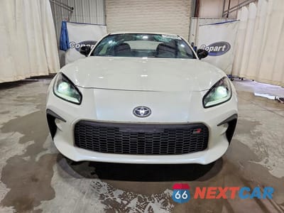 Piąte zdjęcie samochodu w środku: 2023 TOYOTA GR 86 PREMIUM VIN:JF1ZNBF13P8759151 - miniatura
