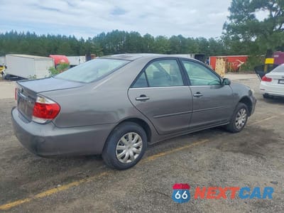 Trzecie zdjęcie samochodu z tyłu: 2005 TOYOTA CAMRY LE VIN:4T1BE32K35U548869 - miniatura