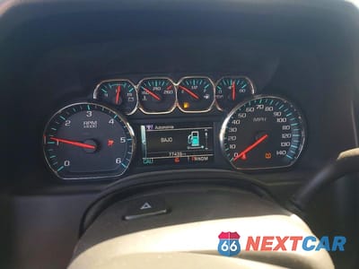 Zdjęcie 9 z 13 samochodu: 2016 CHEVROLET SUBURBAN VIN:1GNSKJKC0GR414750 - miniatura