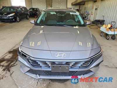 Piąte zdjęcie samochodu w środku: 2025 HYUNDAI ELANTRA SE VIN:KMHLL4DGXSU087187 - miniatura